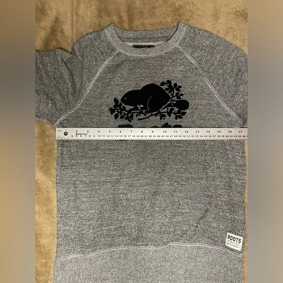 3/$40 Roots Sweater Size Small - Picture 2 of 4